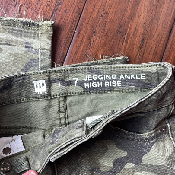 Gap camo jeggings - Picture 3 of 3